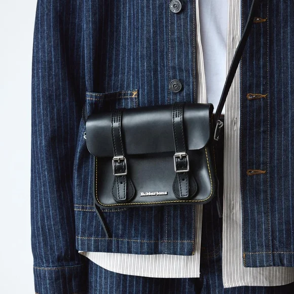 Stylish Black Leather Satchel - Picture 2 of 5